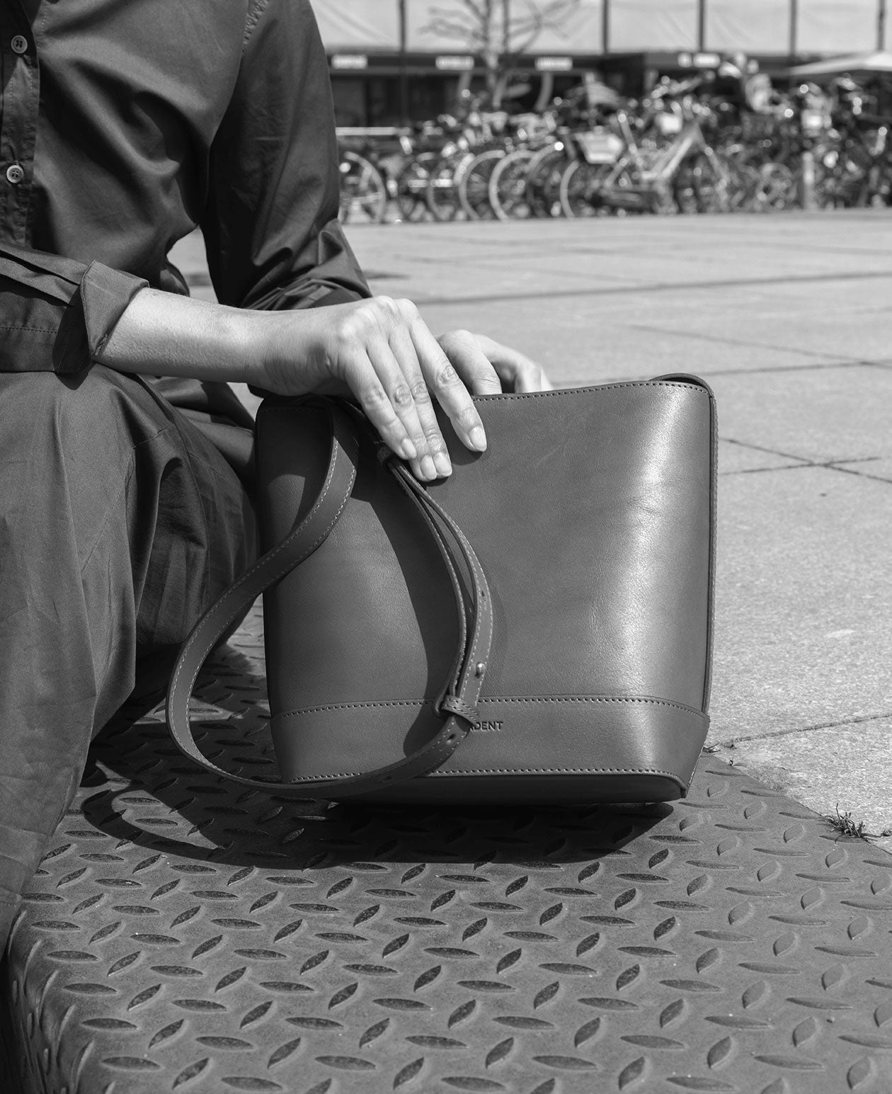 DECADENT COPENHAGEN EDITH small bucket bag Crossbody tasker Vegetal Black