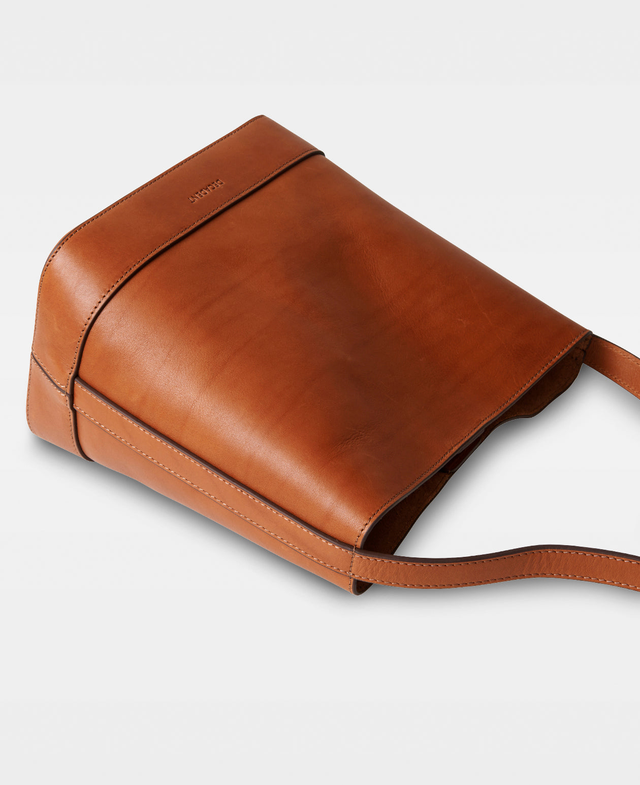 EDITH bucket bag - Vegetal Cognac | online med Fri Fragt