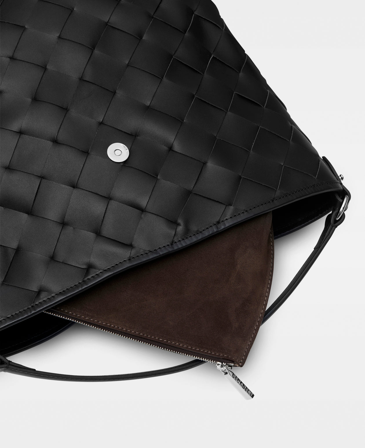 DECADENT COPENHAGEN LOIS woven bucket bag Håndtasker Black